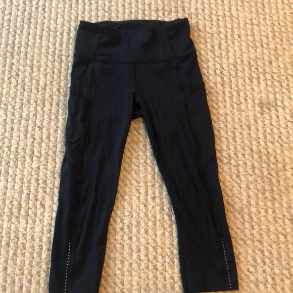 cropped lululemon leggings - Picture 1 of 4